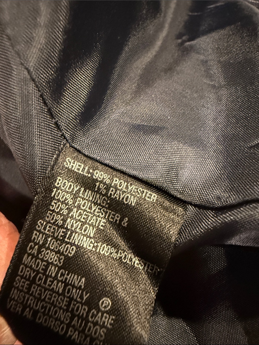 Tahari Navy Classic Corporate, Pinstriped pant suit size 4 - Picture 10 of 11